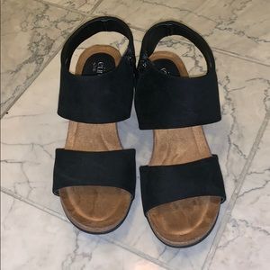 Chunky heel EuroSoft sandal.